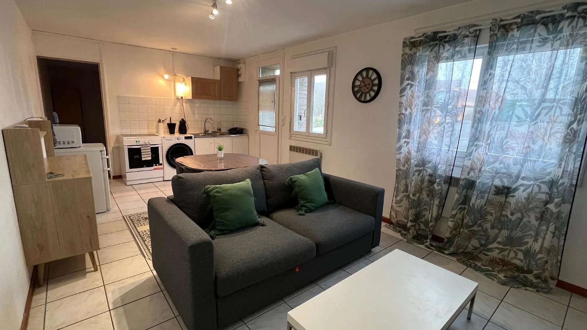 Appartement T2 Cosy Saint-Eloy-les-Mines 0*,  France